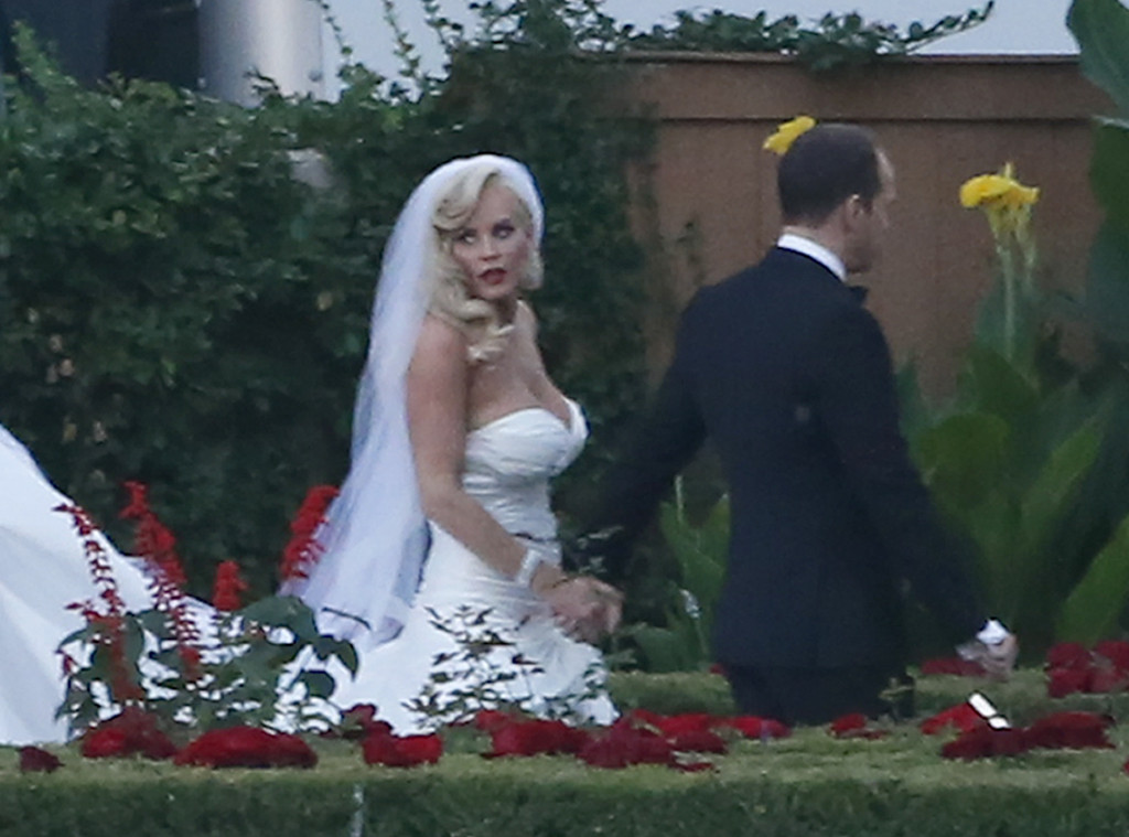 Jenny McCarthy and Donnie Wahlberg Tie the Knot E! Online